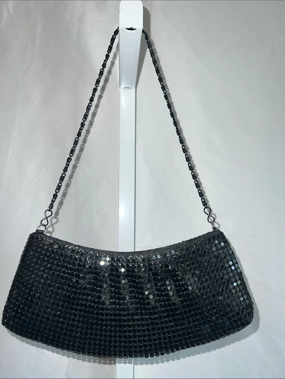 Source Unknown Vintage Black Sequin Chain-Handle Wristlet Clutch